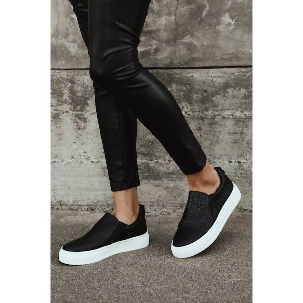 Lulus Cassay Black Platform Slip-on Sneakers - Size 10

Brand new, never worn